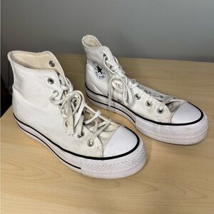 White Chuck Taylor platform Converse. Sz 8.5 (fits like 9.5)